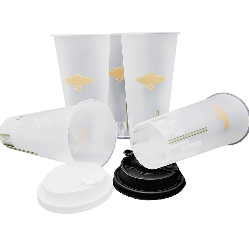 Pp Cup Beeage ở trung thành trong nhãn khuôn